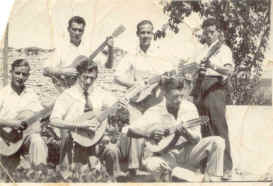 Rondalla_Pedrajas1.jpg (290370 bytes)