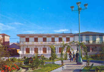 jardines plaza2.jpg (61558 bytes)
